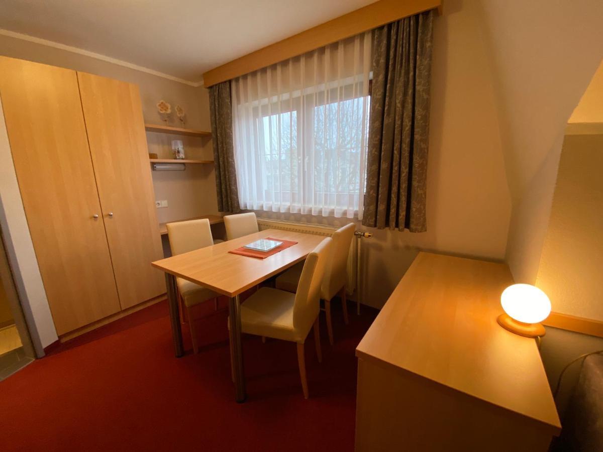 Privatzimmer Und Ferienwohnungen Leeb Persenbeug Exterior photo